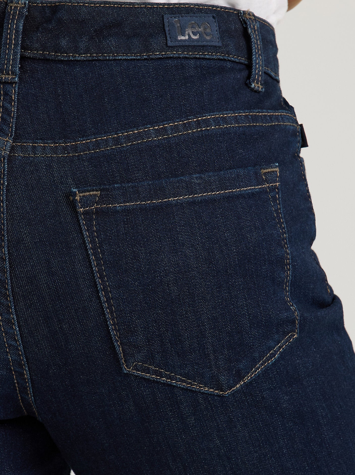 Women’s Instantly Slims Relaxed Fit Straight Leg Jean Classic Fit - Heritage - 340-4894 - Image 5